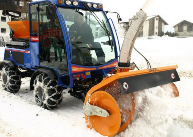 «Снігоприбиральна техніка Кривого Рогу готова до зими», - виконком Криворізької міської ради