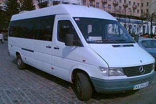 От езды в «Мерседес Бенц» криворожанка повредила… копчик