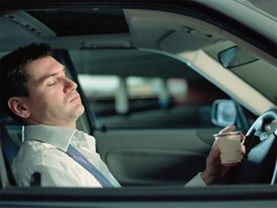 Уставшим водителям сотрудники ГАИ смогут предоставить место для сна