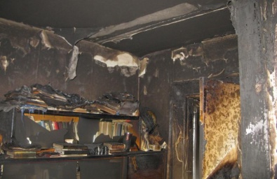 В Кривом Роге пожар оставил мать с двумя детьми без крыши над головой