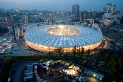 Каждый украинец недосчитался 2000 гривен из-за Евро-2012