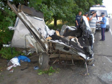 Ужасное ДТП на Днепропетровской трассе: погибли 4 взрослых и младенец