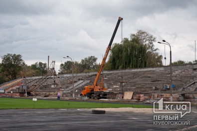 В Кривом Роге продолжается реконструкция стадиона «Спартак»
