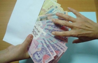 Украинцы получают неофициально 145 млрд грн зарплаты