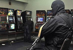 Криворожские милиционеры "прикрыли" зал игровых автоматов