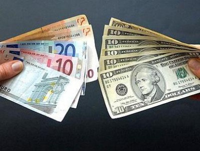 В Украине запретят указывать цены на товары в долларах и евро