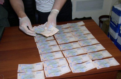 На Днепропетровщине задержан чиновник, который требовал 30 тысяч гривен