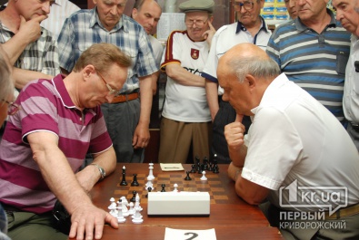 В Кривом Роге состоялся шахматный турнир среди ветеранов (ФОТО)