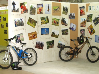 В Кривом Роге открылась фотовыставка, приуроченная ко Всеукраинскому велодню (ФОТО)