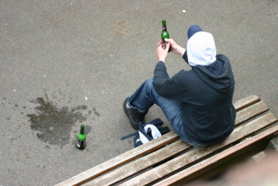 Каждый второй украинский школьник употреблял алкоголь и пробовал курить