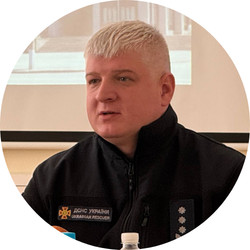 Начальник Криворізького районного управління цивільного захисту та превентивної діяльності ДСНС Олег Січкарук Начальник Криворізького районного управління цивільного захисту та превентивної діяльності ДСНС Олег Січкарук