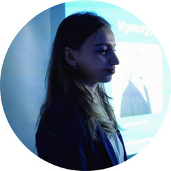 Журналістка Євгенія Бикова Журналістка Євгенія Бикова