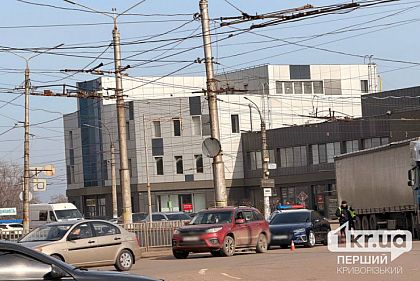 У Кривому Розі ускладнений рух через аварію на кільці 95 кварталу