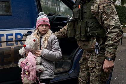 Верховна Рада дозволила примусову евакуацію дітей із зон активних бойових дій