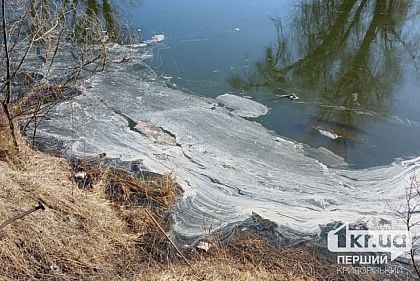 Масляные пятна в реке Саксагань заметили криворожане