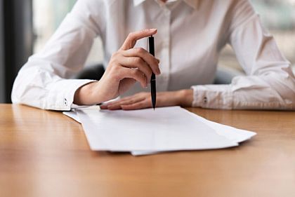 Нотаріуса з Дніпропетровщини підозрюють в незаконному переоформленні квартири