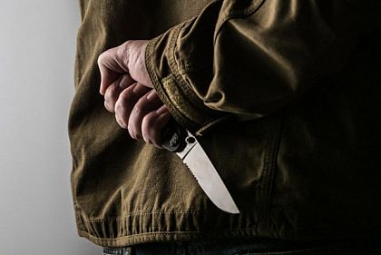 Житель Кривого Рогу під час сварки вдарив співмешканку ножем у груди