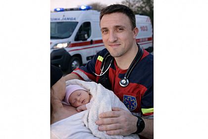 Стрімкі пологи: криворожанка не обстежувалася під час вагітності та народила дитину вдома