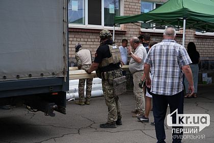 Після ракетної атаки у Кривому Розі працює штаб допомоги для мешканців пошкоджених будинків