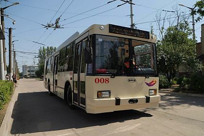 Працює з 1992 року: у Кривому Розі на маршрут повернувся оновлений тролейбус