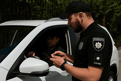 Чи може поліцейський перевірити ваш телефон: коли це законно, а коли — ні