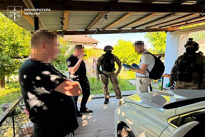 Побили волонтера та вкрали гроші для ЗСУ: на Дніпропетровщині затримали підозрюваних