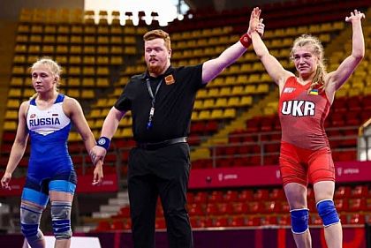 Перемогла росіянку в фіналі: криворожанка виборола «золото» на чемпіонаті Європи з боротьби
