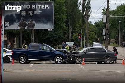 У Кривому Розі на пішохідному переході біля цирку сталася аварія — можливе ускладнення руху