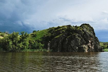 Каньйон посеред степу та водоспад між скелями: криворіжців запрошують на нову екскурсію