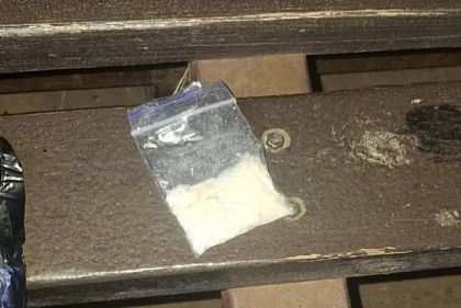 Зіп-пакет в шкарпетці: у криворіжця виявили речовини, схожі на наркотичні