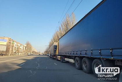 Перевантажені фури: Дніпропетровщина очолила рейтинг за штрафами перевізникам