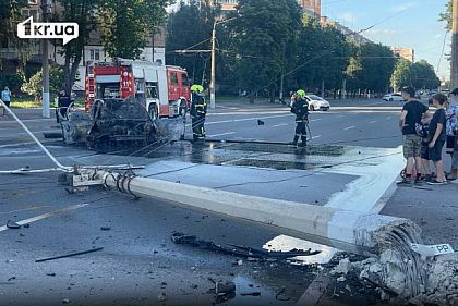 В`ехал в электроопору: в Кривом Роге сообщили о подозрении водителю