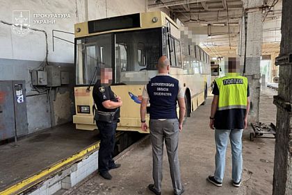 Переплата более 600 тыс. грн при закупке оборудования для троллейбусов: в Кривом Роге подозревают директора КП и руководителя фирмы