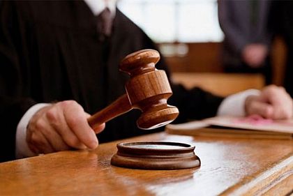Житель Дніпропетровщини через суд хотів повернути гроші за зроблені колишньою дружиною губи та зуби