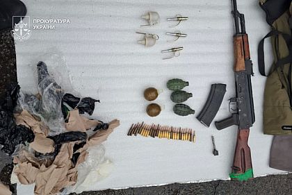 Продал автомат и гранаты: правоохранители задержали жителя Днепропетровщины