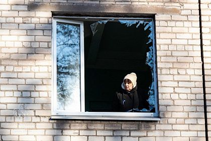 Из-за ночной вражеской атаки по Днепропетровщине в приюте для переселенцев выбило окна