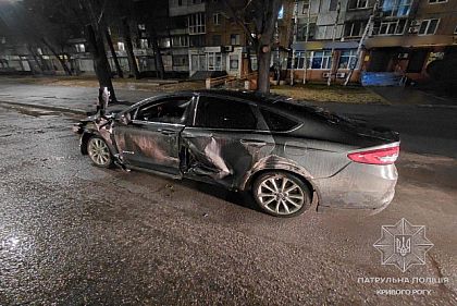 Нетверезий водій влетів у клумбу на кільці 95 кварталу Кривого Рогу