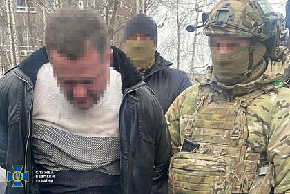 Зняття з обліку за гроші: на Дніпропетровщині затримали адвоката
