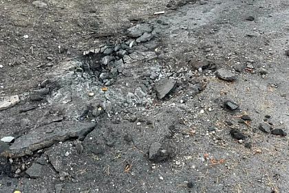 Дорога, повреждённая в результате вражеской атаки на село Марьянское 1 октября