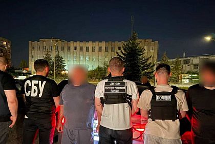 65-річний криворіжець допомагав киянину за 10 тисяч доларів незаконно потрапити у Словаччину