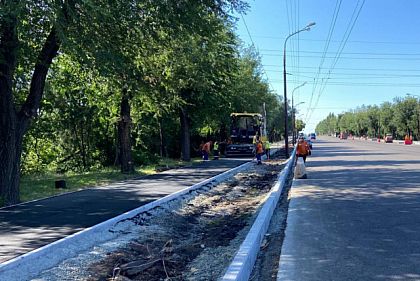 В Покровском районе Кривого Рога восстанавливают тротуары и обустроят новые остановки