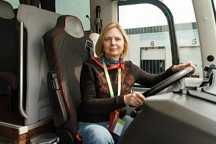 Водительница грузовика или автобуса: как криворожанкам овладеть новой профессией