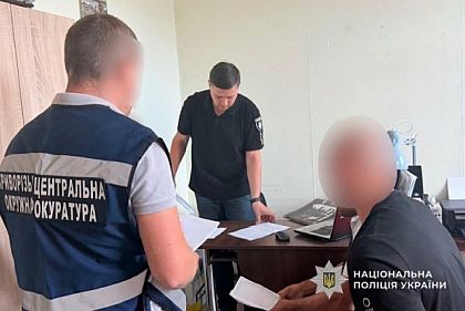 Продавав авто, які ввозив як допомогу для ЗСУ: у Кривому Розі чоловіку оголосили про підозру
