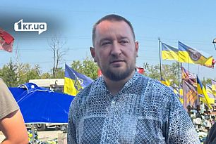 Автомобиль, доллары и постоянные связи с компаниями-победителями — декларация директора КП «Ритуал Сервис Плюс» Андрея Васильева