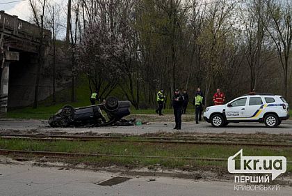 Авто вилетіло з мосту: нові подробиці ДТП на вулиці Романа Рибалки (Кокчетавська)