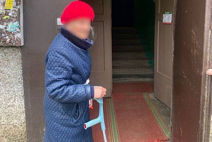 Патрульні Кривого Рогу допомогли дезорієнтованій літній жінці повернутися додому