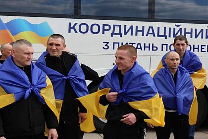 Шестеро захисників з Криворіжжя повернулися додому із російського полону