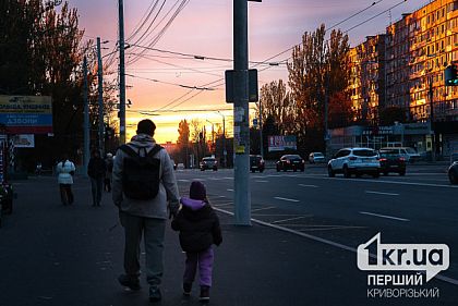 Тариф на світло, виплати переселенцям, скринінг 40+: що зміниться для українців з 1 травня