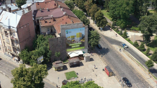 площа біля Стіни опорядження у Львові