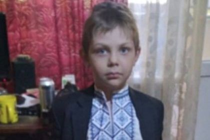 мальчик, которого разыскали и устроили в семью дедушки